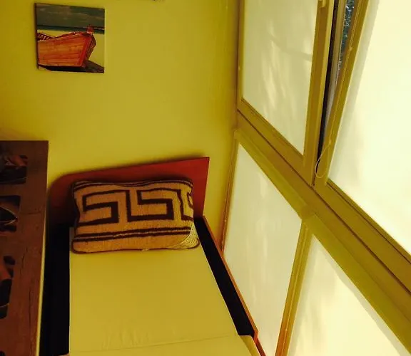 A Cozy Central Studio Apartment